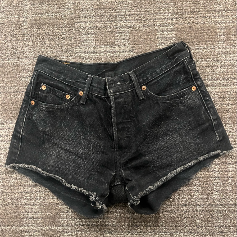 Levi’s 501 shorts size 24